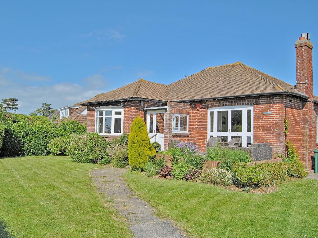 The building where the vacation home is located 