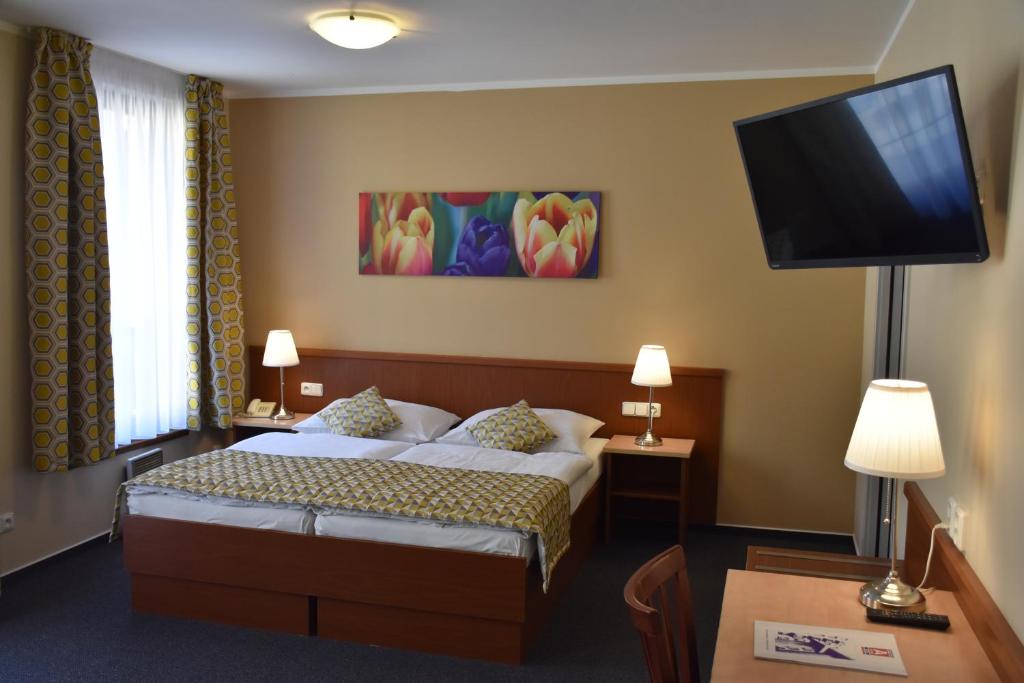 Aparthotel Austria Suites - Resim 41