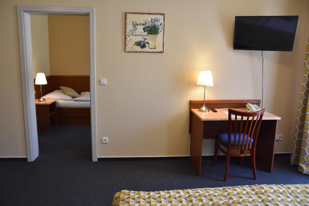 Aparthotel Austria Suites - Resim 29