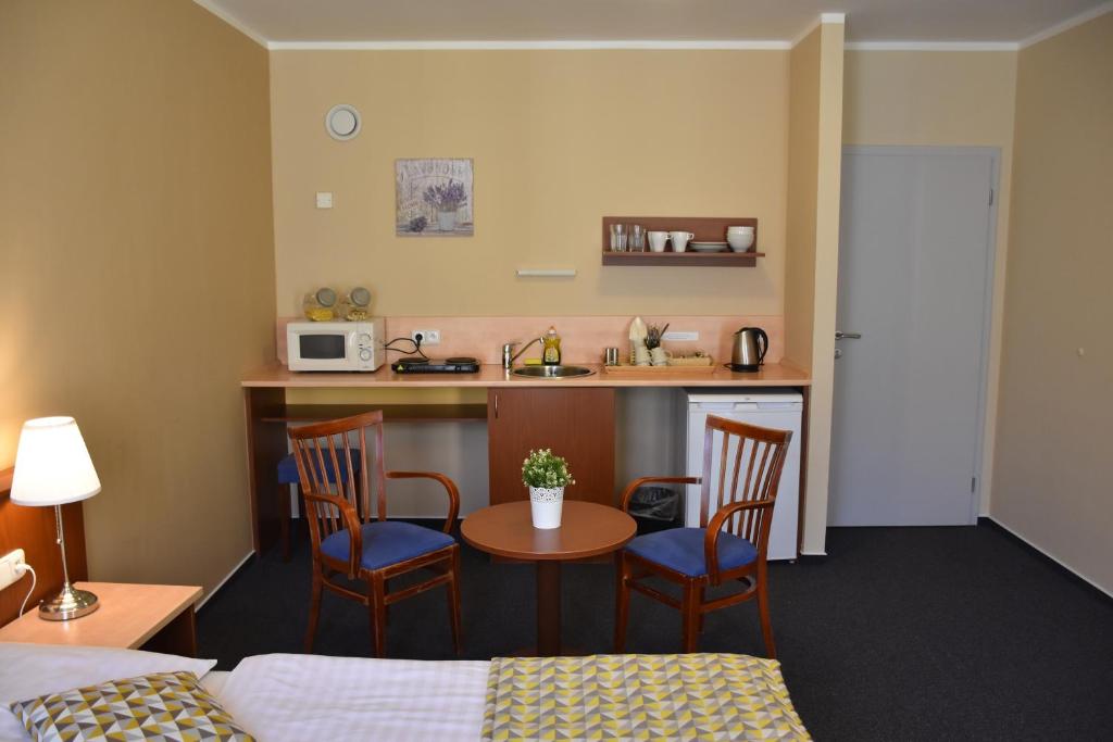 Aparthotel Austria Suites - Resim 16