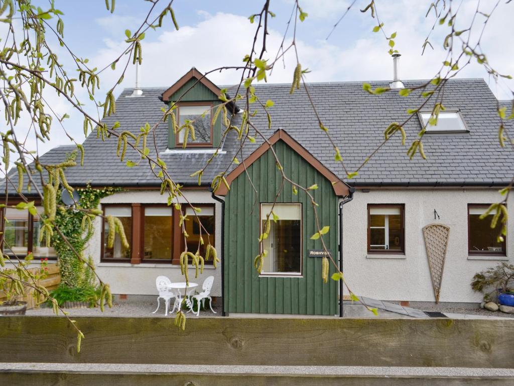 The building where the vacation home is located 