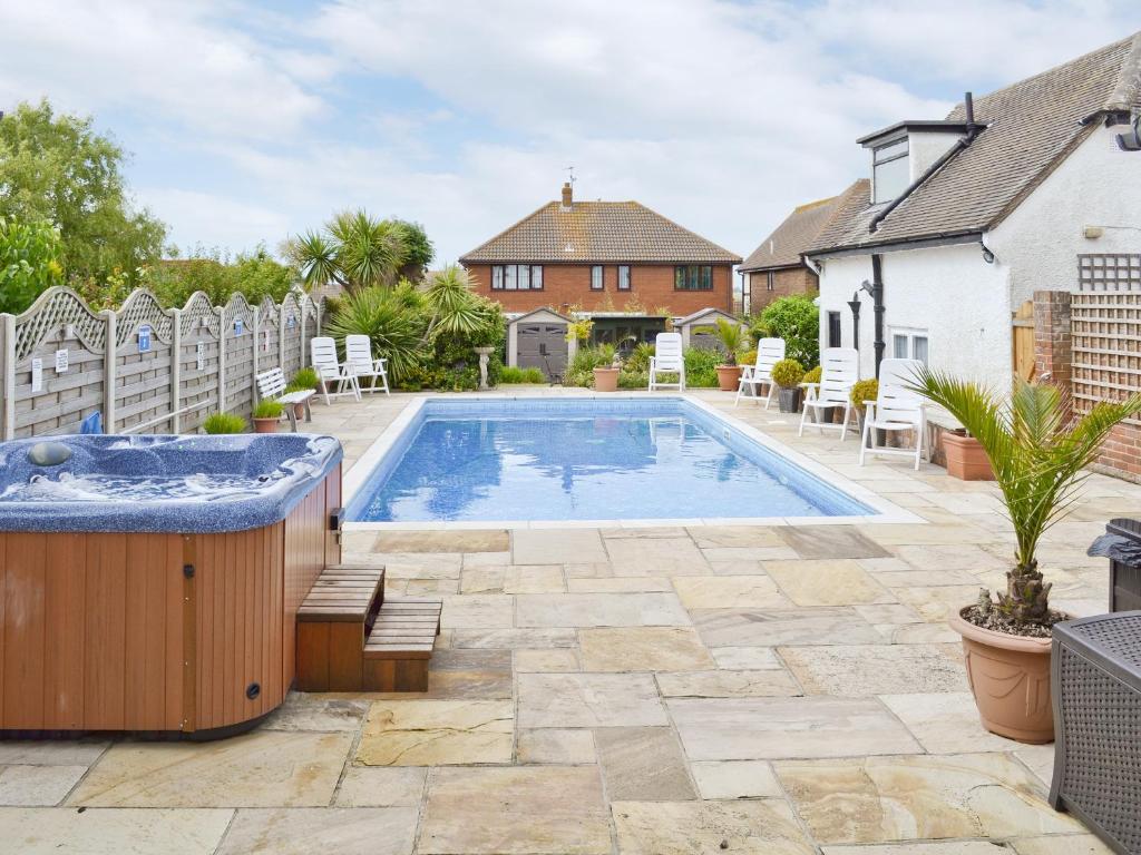 The swimming pool at or near Sandy Ridge 