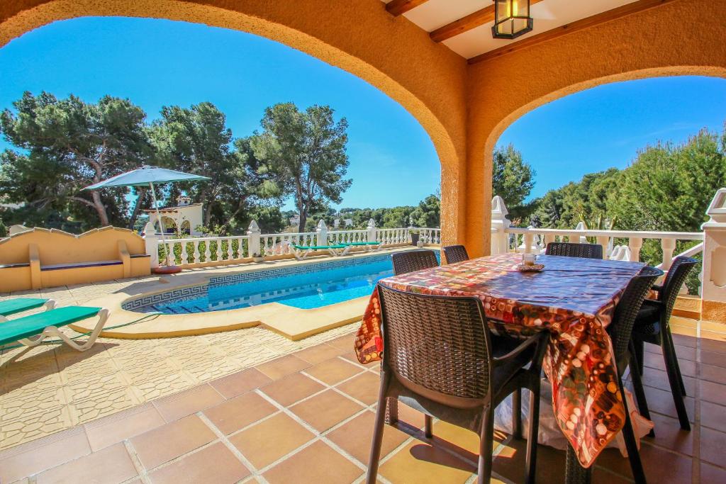 Bazén v ubytovaní Sofia - holiday home with private swimming pool in Moraira alebo v jeho blízkosti