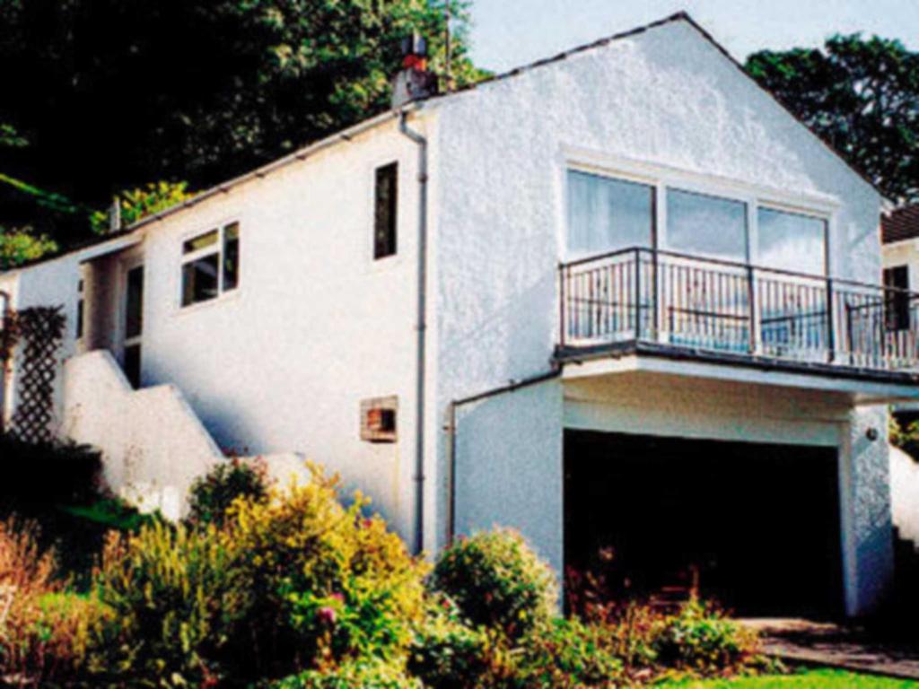 The building where the vacation home is located 