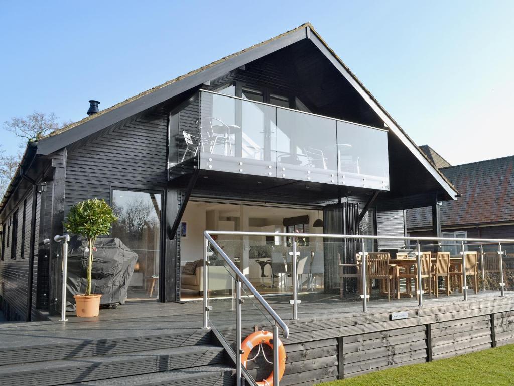 The building where the vacation home is located 