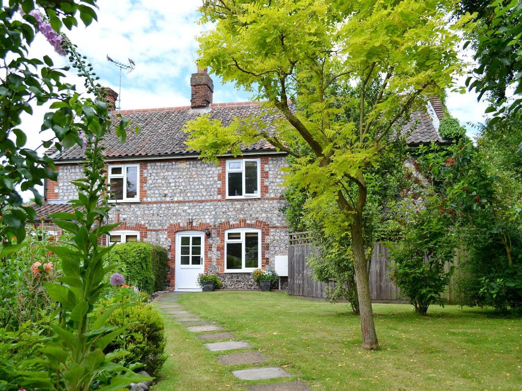 The building where the vacation home is located 