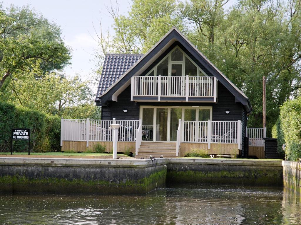 The building where the vacation home is located 