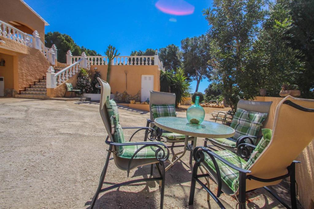 Balkón alebo terasa v ubytovaní Sofia - holiday home with private swimming pool in Moraira