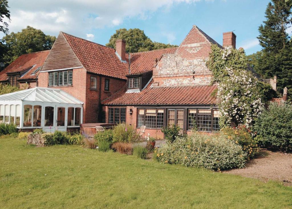 The building where the vacation home is located 