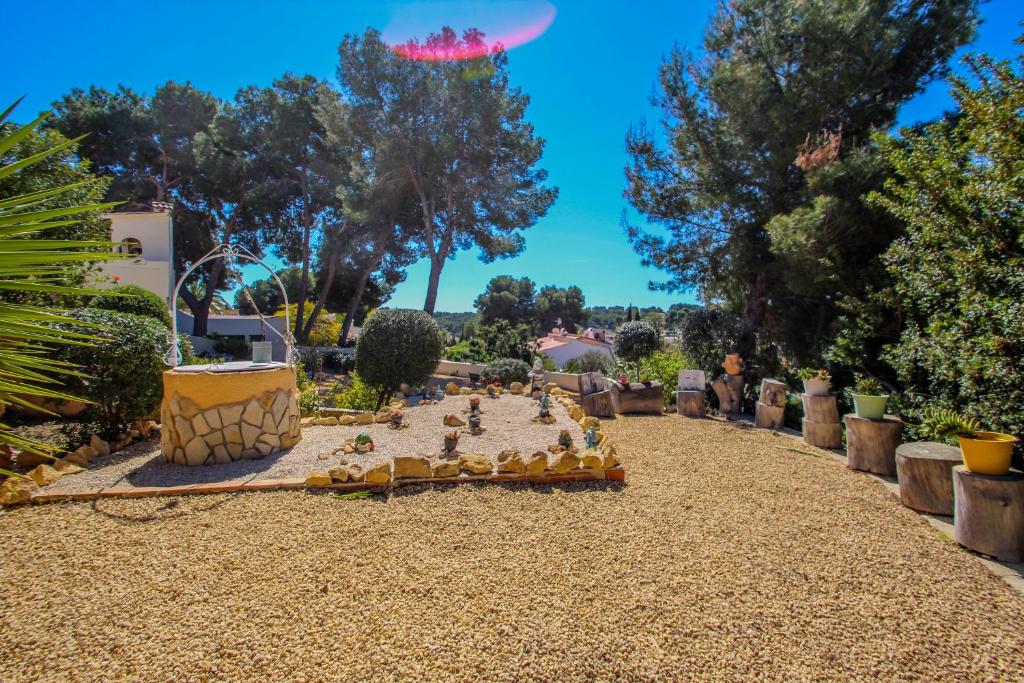 Vonkajšia záhrada v ubytovaní Sofia - holiday home with private swimming pool in Moraira