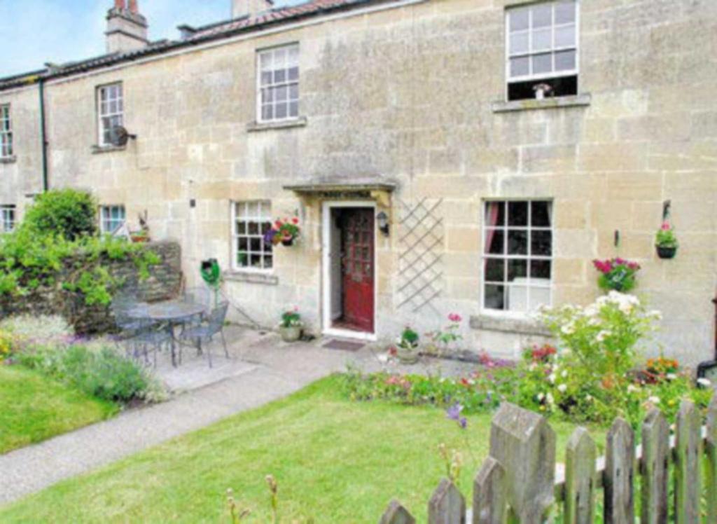 The building where the vacation home is located 