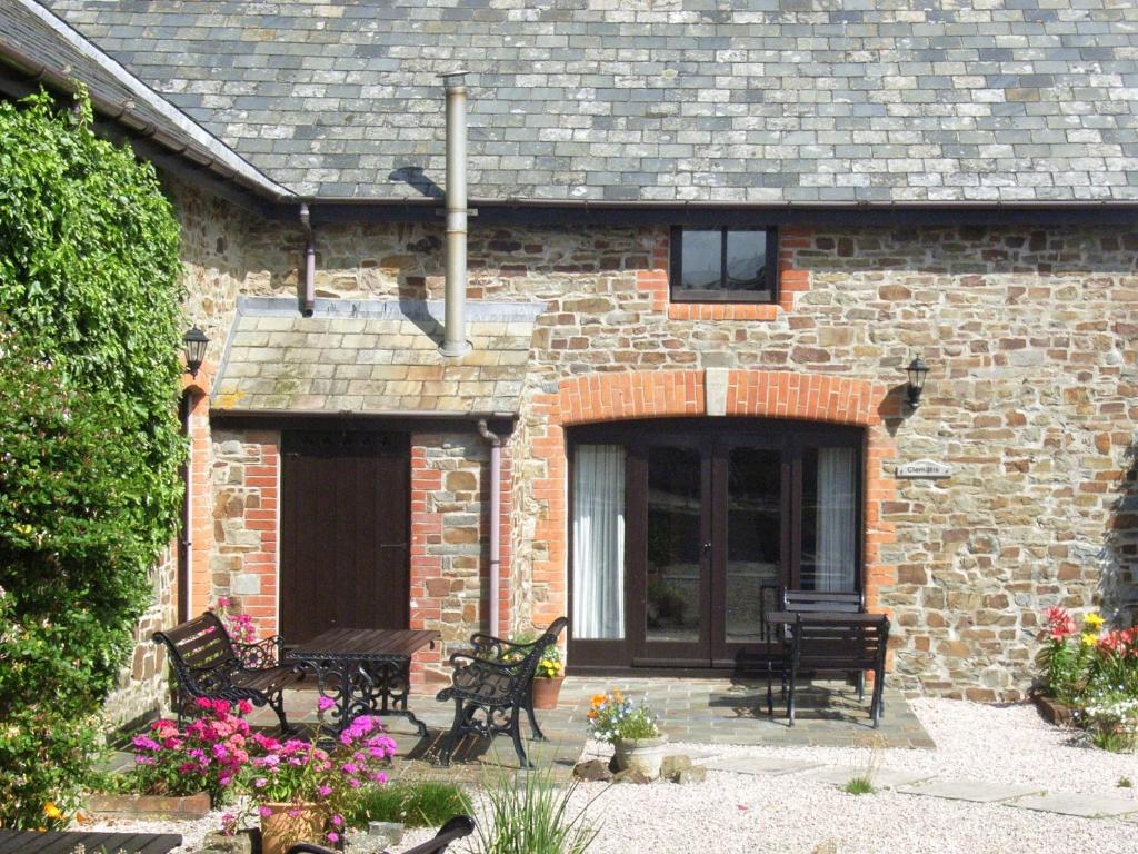 The building where the vacation home is located 