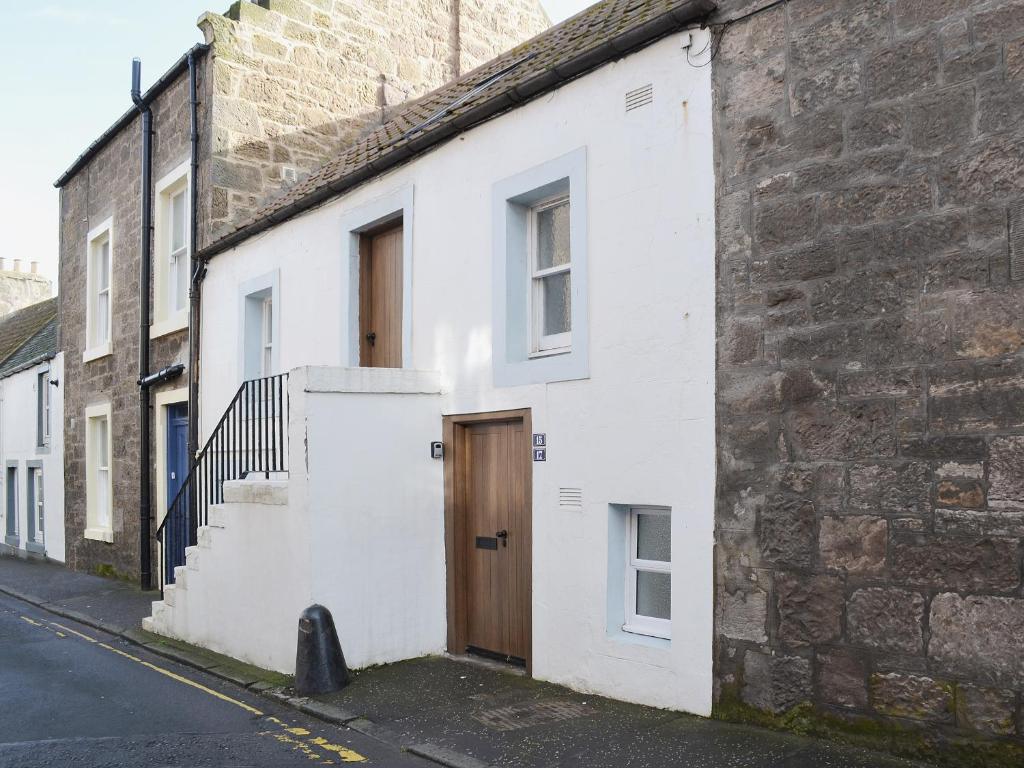 The building where the vacation home is located 