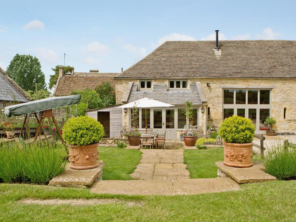 The building where the vacation home is located 