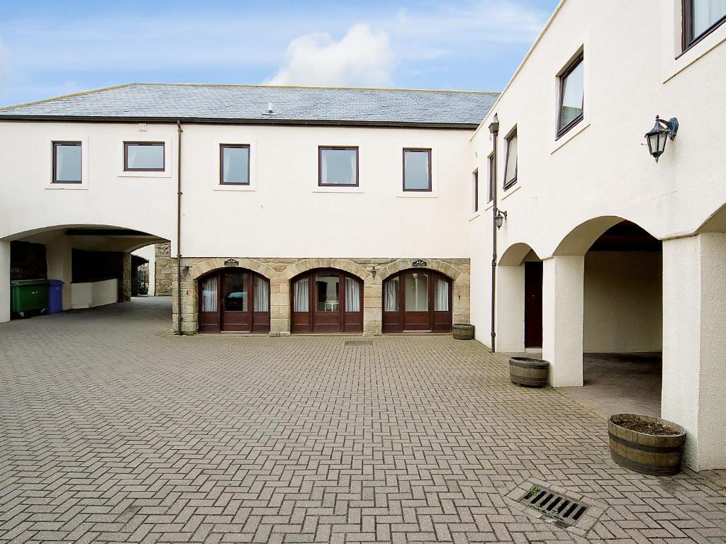 The building where the vacation home is located 