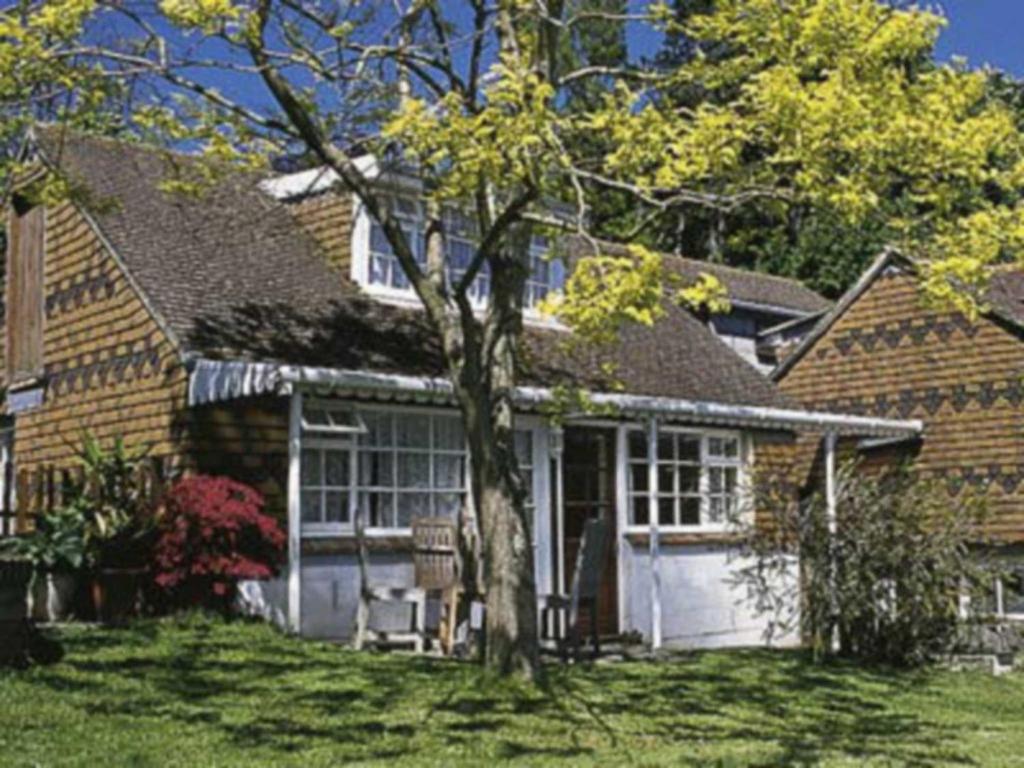 The building where the vacation home is located 