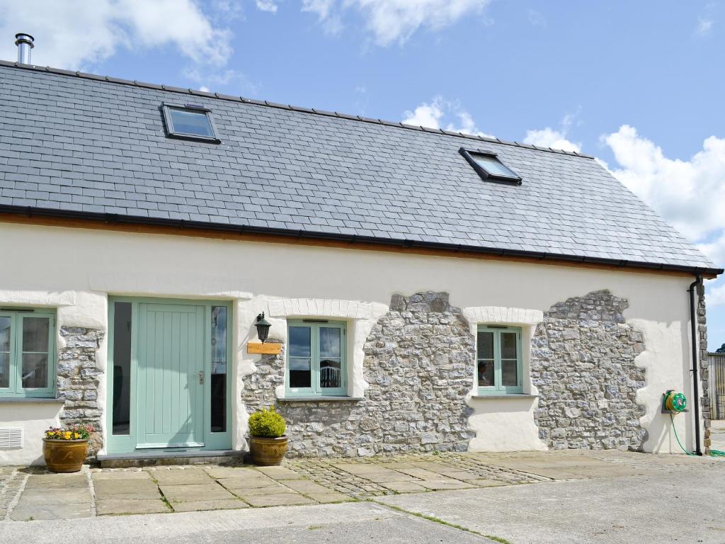 The building where the vacation home is located 