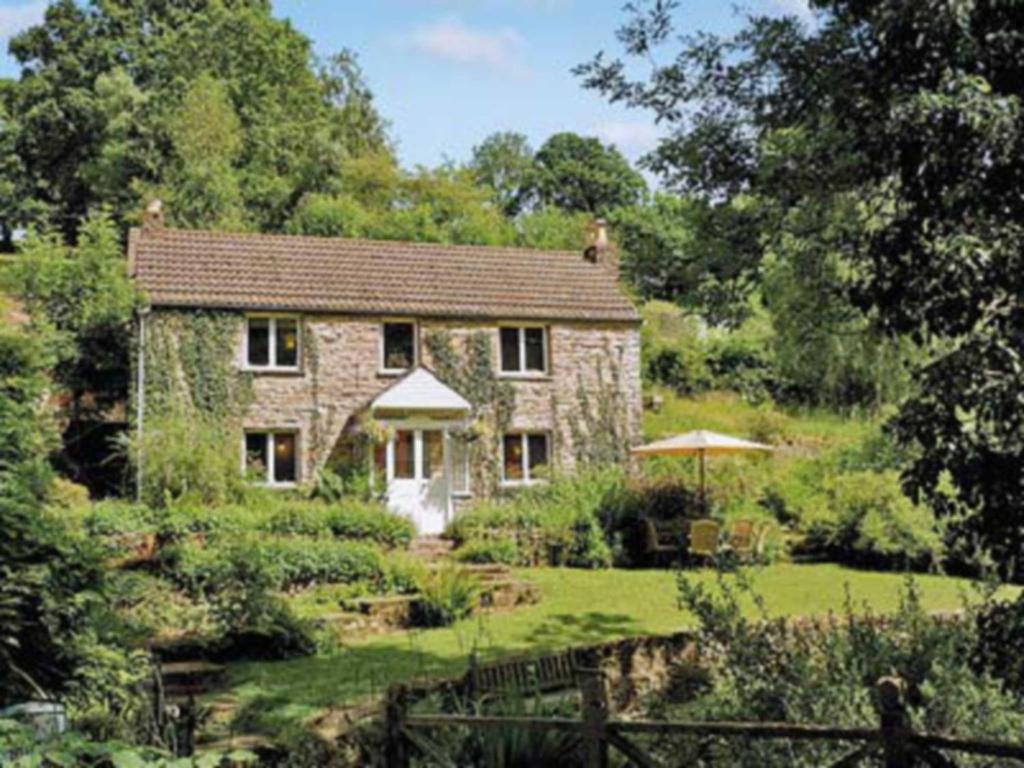 The building where the vacation home is located 