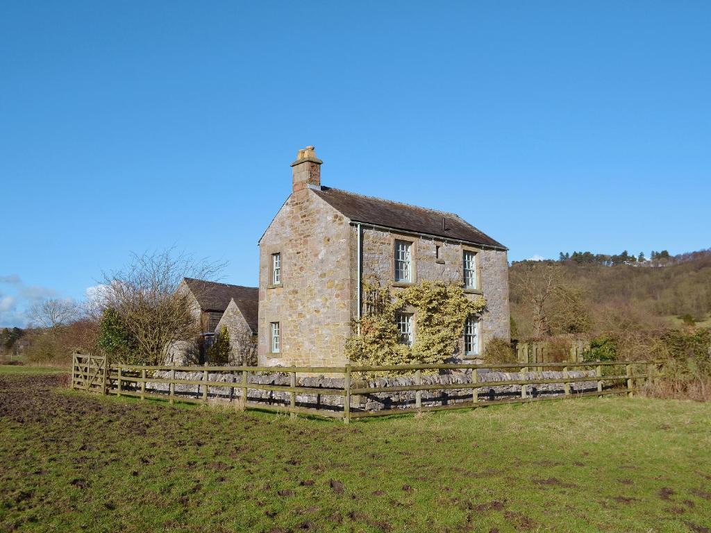 The building where the vacation home is located 