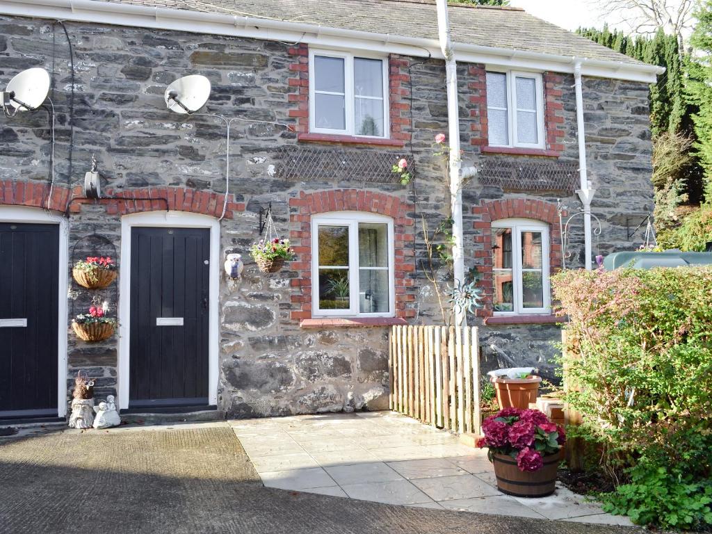 The building where the vacation home is located 