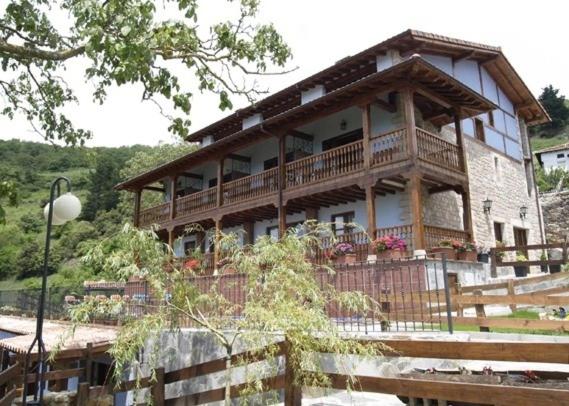 Loodusmaastik of the country house lähedal