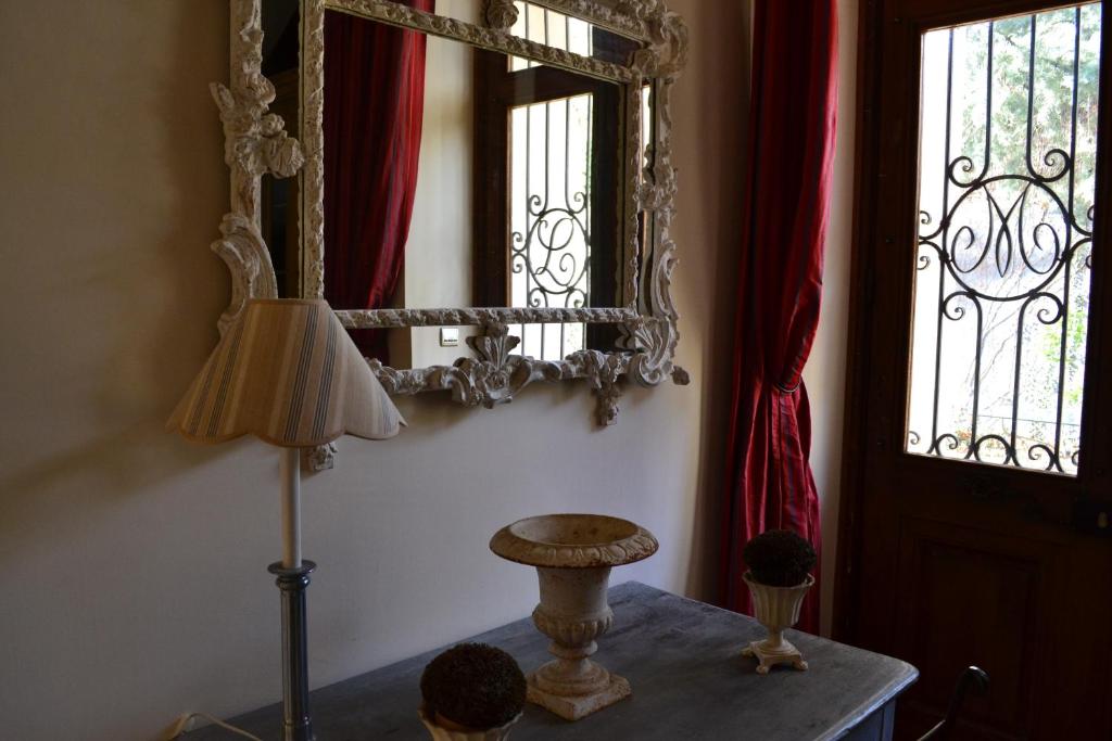 Demeure Saint Louis Historic manor, City 700m, free parking,A C,Clim,WIFI, city view, Garden - 10