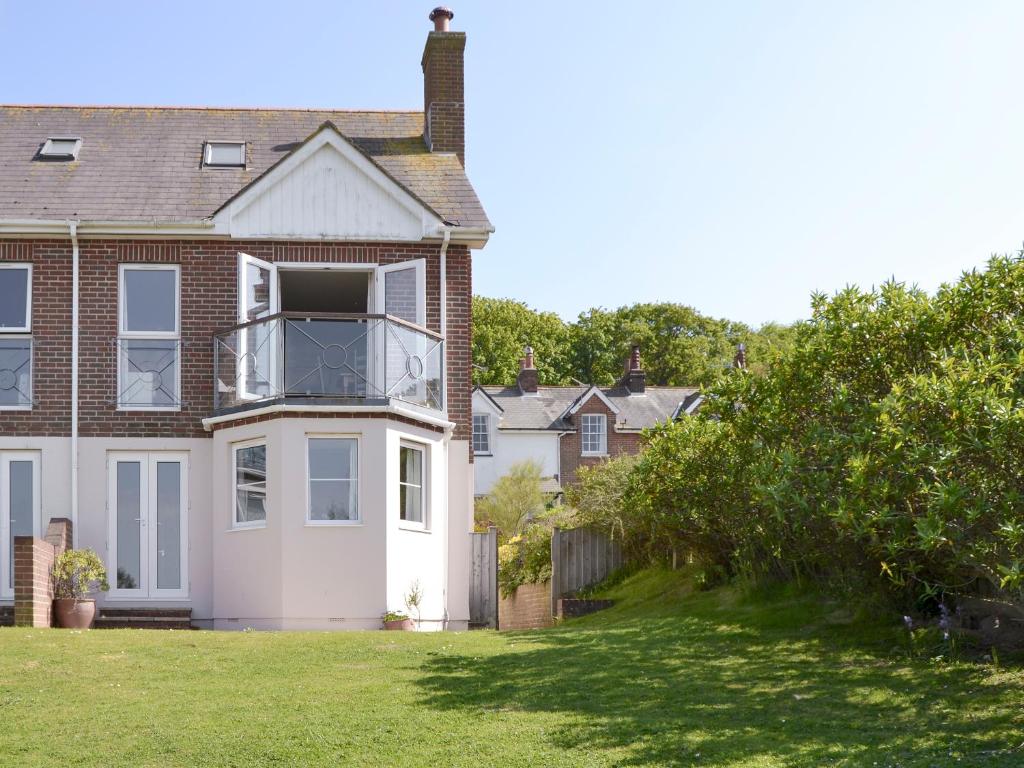 The building where the vacation home is located 