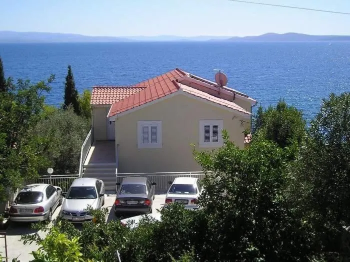 Apartments by the sea Mavarstica, Ciovo - 11102, Trogir, Croaţia
