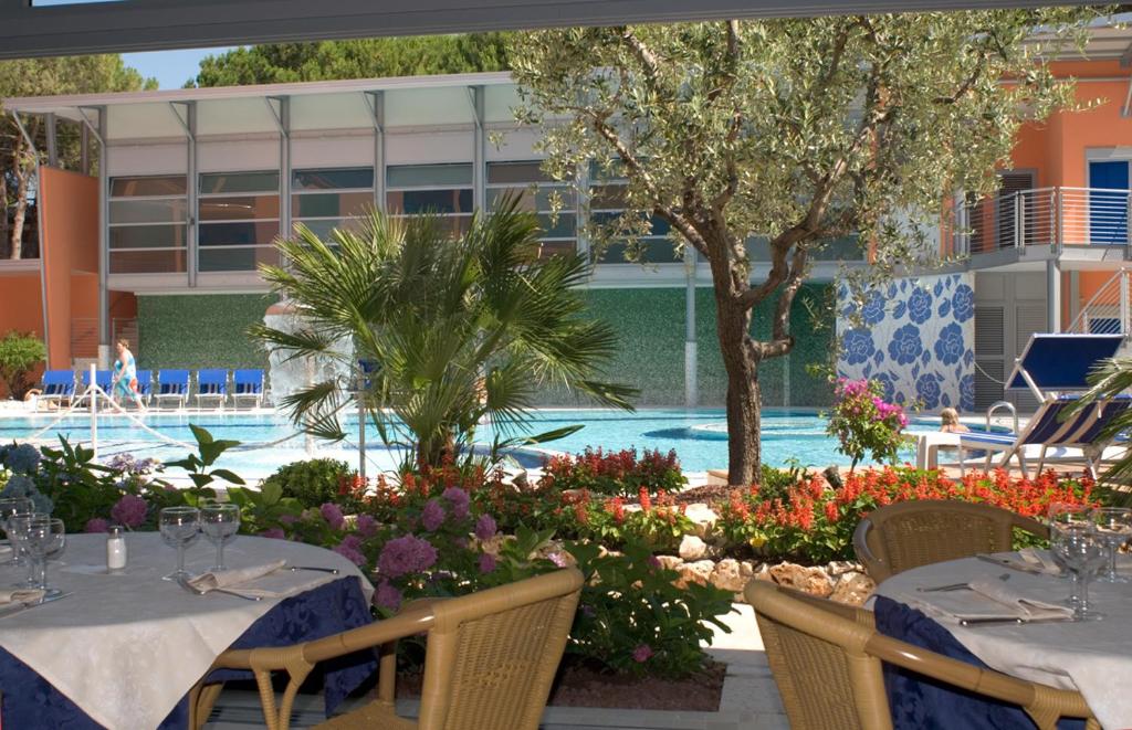 Bazén v ubytování Grand Hotel Esplanada nebo v jeho okolí