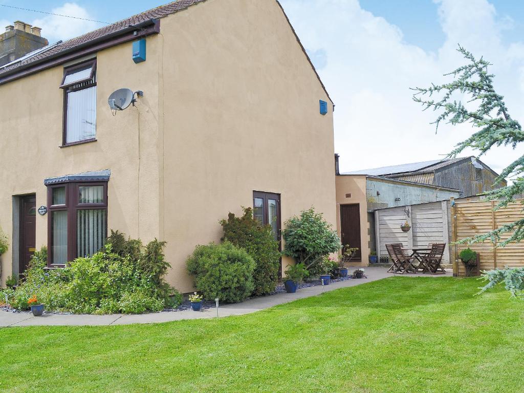 The building where the vacation home is located 