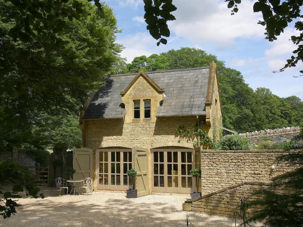 The building where the vacation home is located 