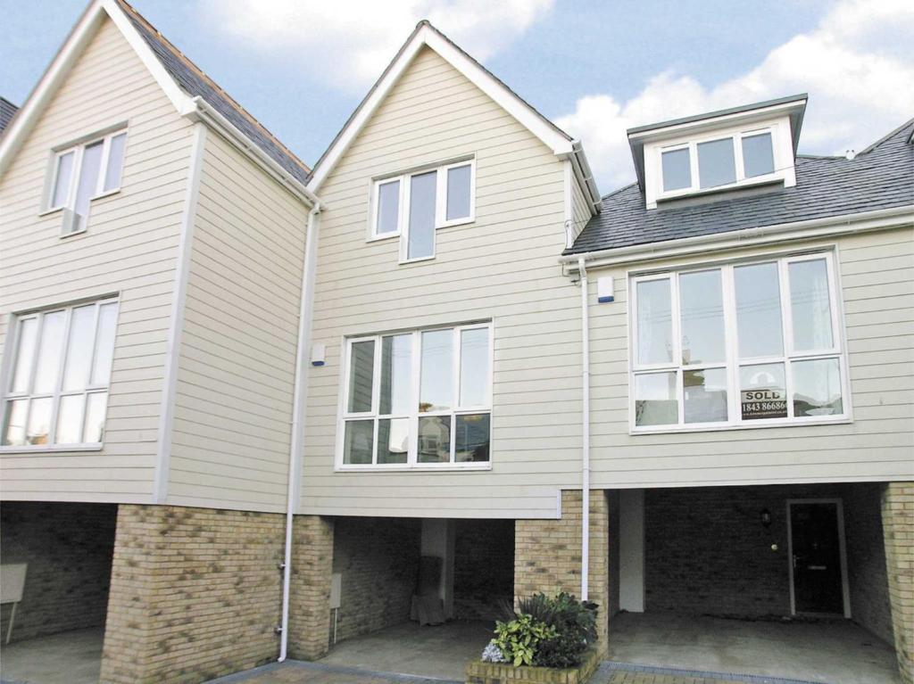 The building where the vacation home is located 