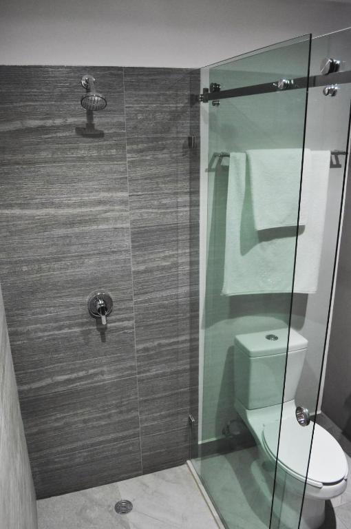 Koupelna v ubytování AMD Hotel