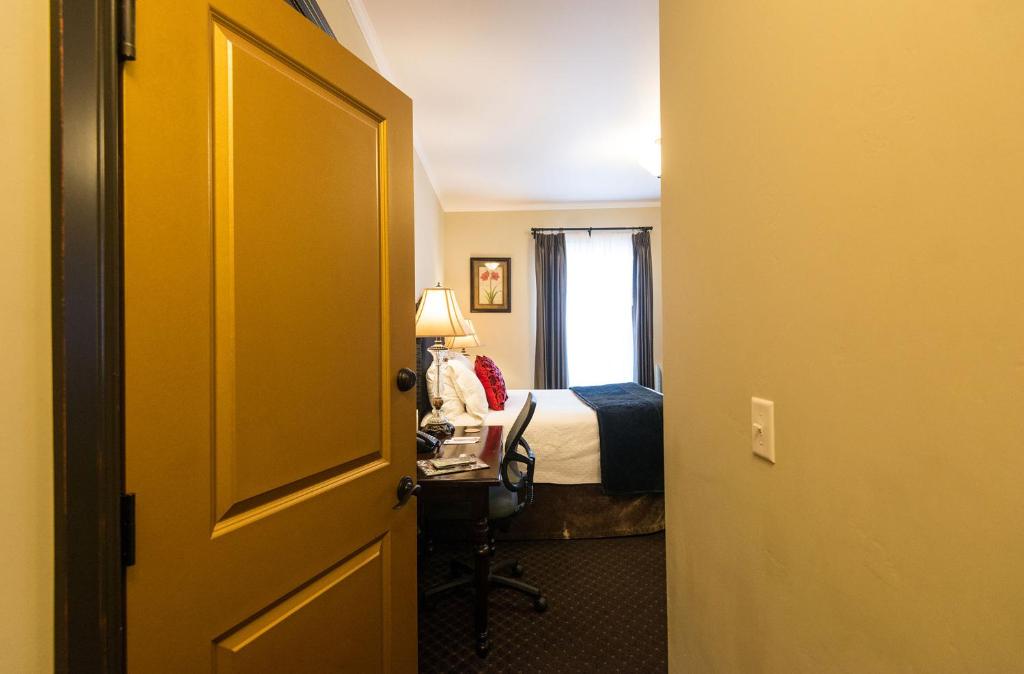 Camas Boutique Hotel - Double Room 7 With Private Bathroom