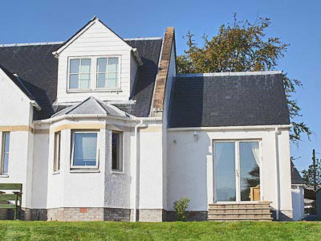 The building where the vacation home is located 