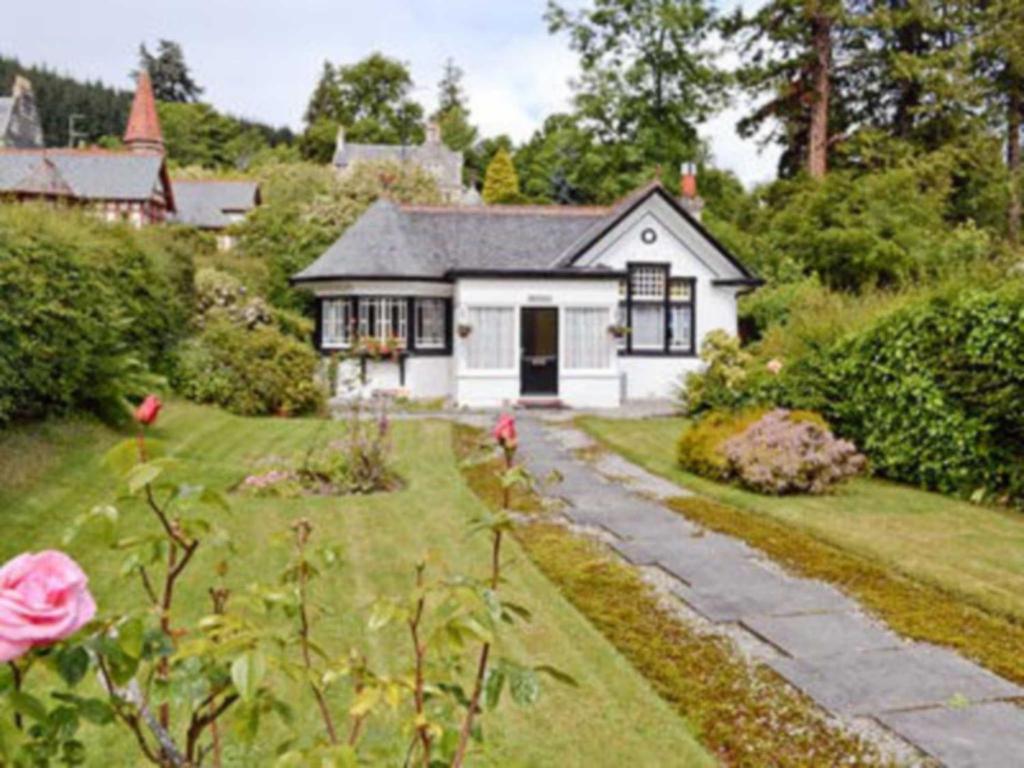 The building where the vacation home is located 