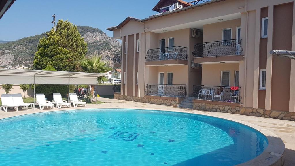 Nespecifikovaný výhled na hory nebo výhled na hory při pohledu z aparthotelu