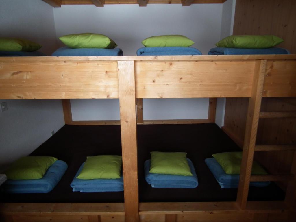 Palanda nebo palandy na pokoji v ubytování Alpenlodge
