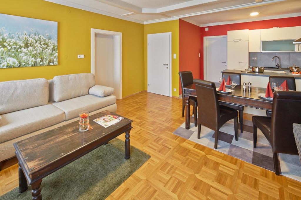 Kuchyňa alebo kuchynka v ubytovaní Apartment Markt Ardagger