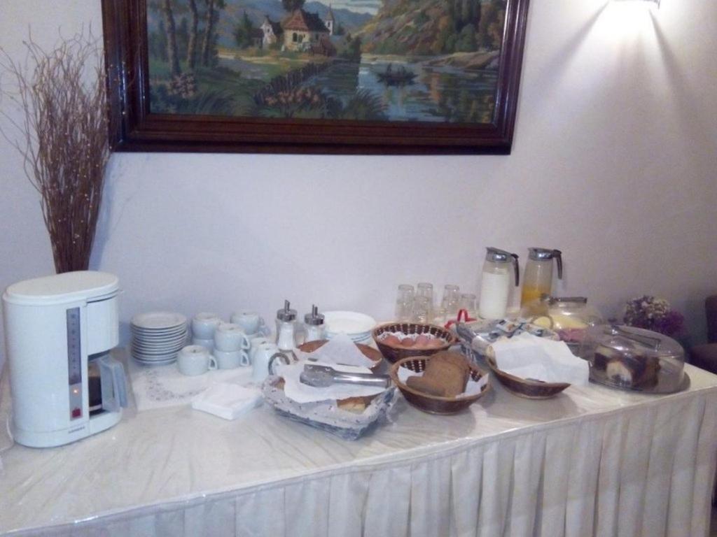 Jídlo v hotelu nebo okolí
