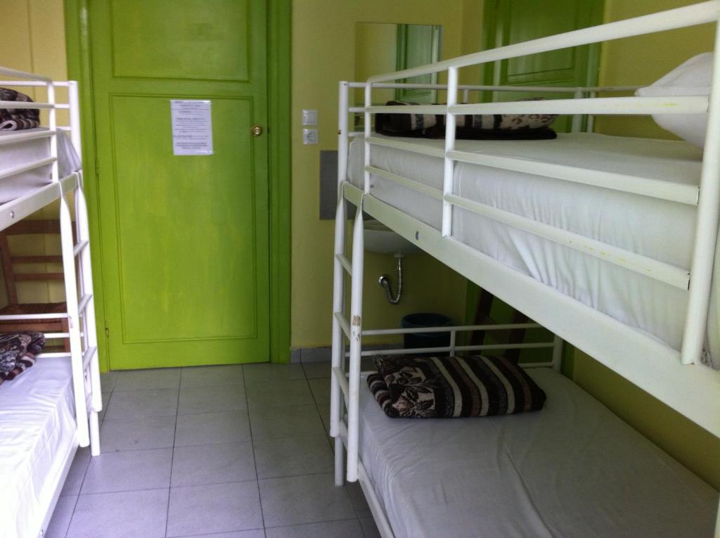 Poschodová posteľ alebo postele v izbe v ubytovaní Zeus Hostel