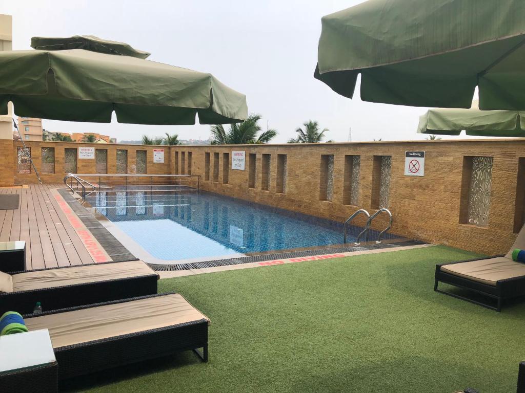 Bazén v ubytování Fortune Miramar, Goa - Member ITC Hotels' Group nebo v jeho okolí