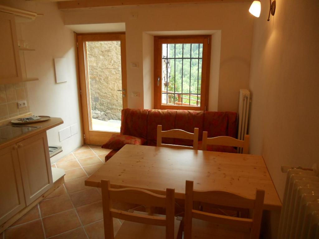 Kuchyň nebo kuchyňský kout v ubytování Albergo Diffuso Valcellina e Val Vajont in Erto