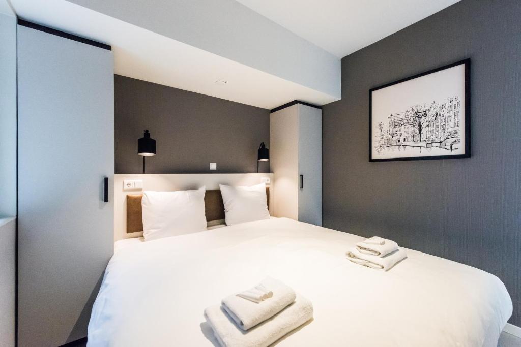 YAYS Amsterdam East by Numa - Large 1 Bedroom Apartment, Canal View - Duplex