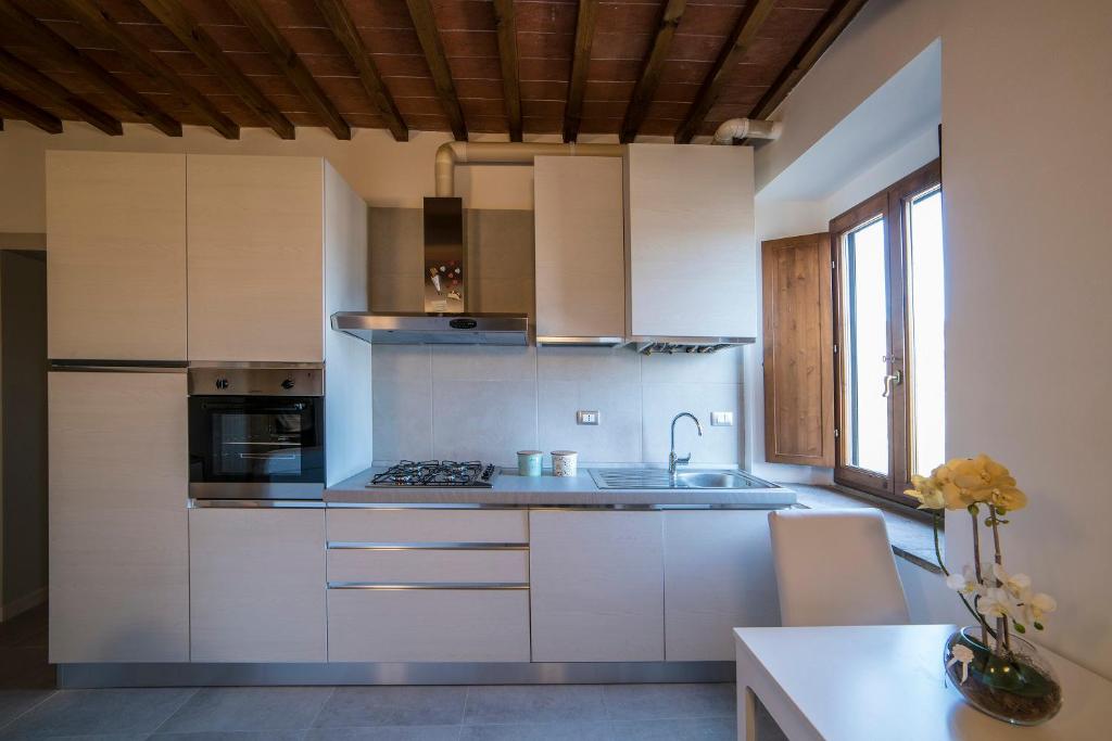 Kuchyň nebo kuchyňský kout v ubytování Rocca Palazzaccio