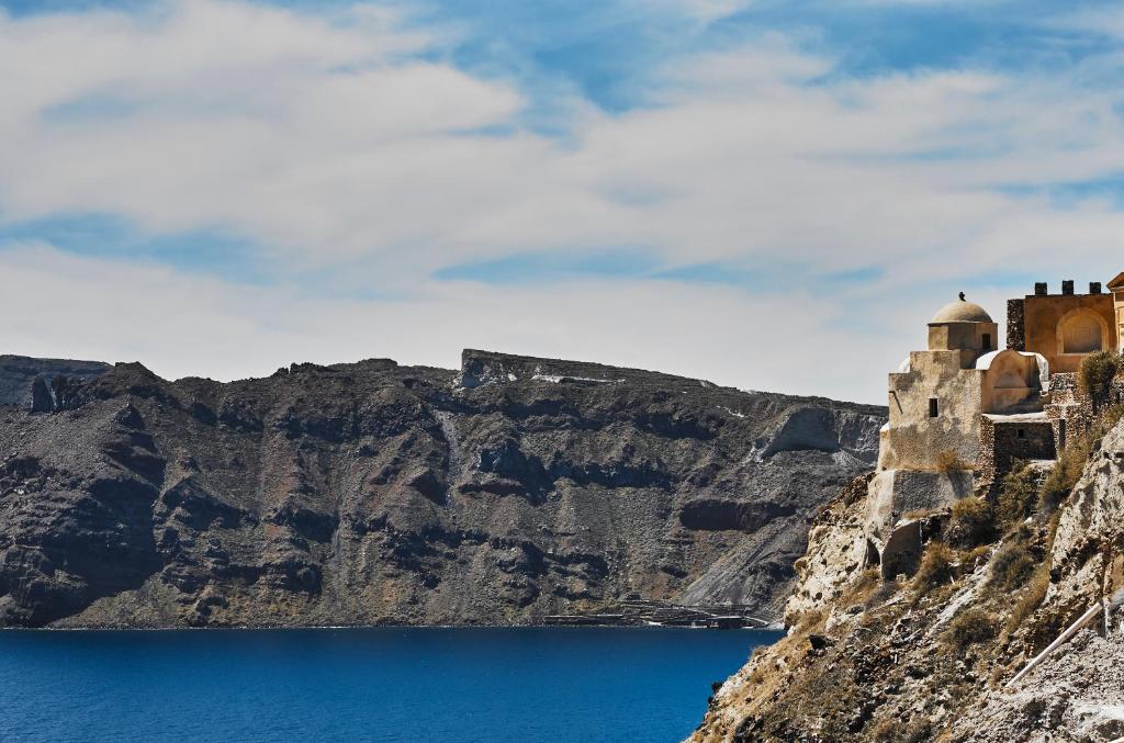 Helianthus Suites- Caldera Caves - Prestige Suite Met Bubbelbad En Caldera -uitzicht