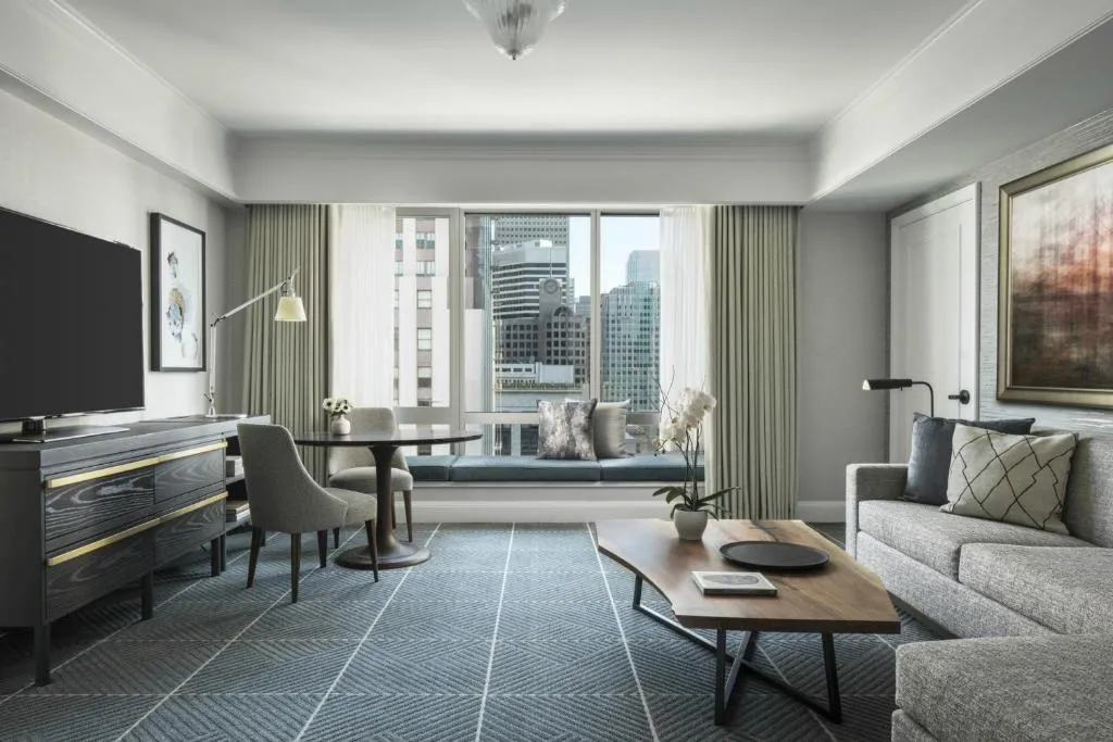 Deluxe One-Bedroom Suite