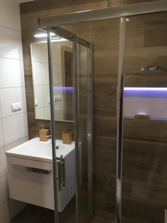 A bathroom at Apartmán Lomnička - Tatranská Lomnica - Krásny výhľad na Vysoké Tatry