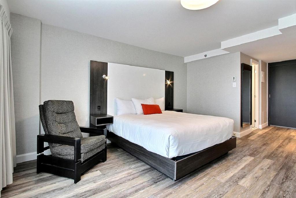 
King Room with Balcony
