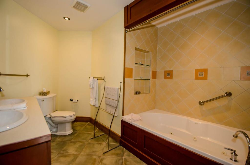 Koupelna v ubytování Luxurious Equinoxe Ski-in/Ski-out